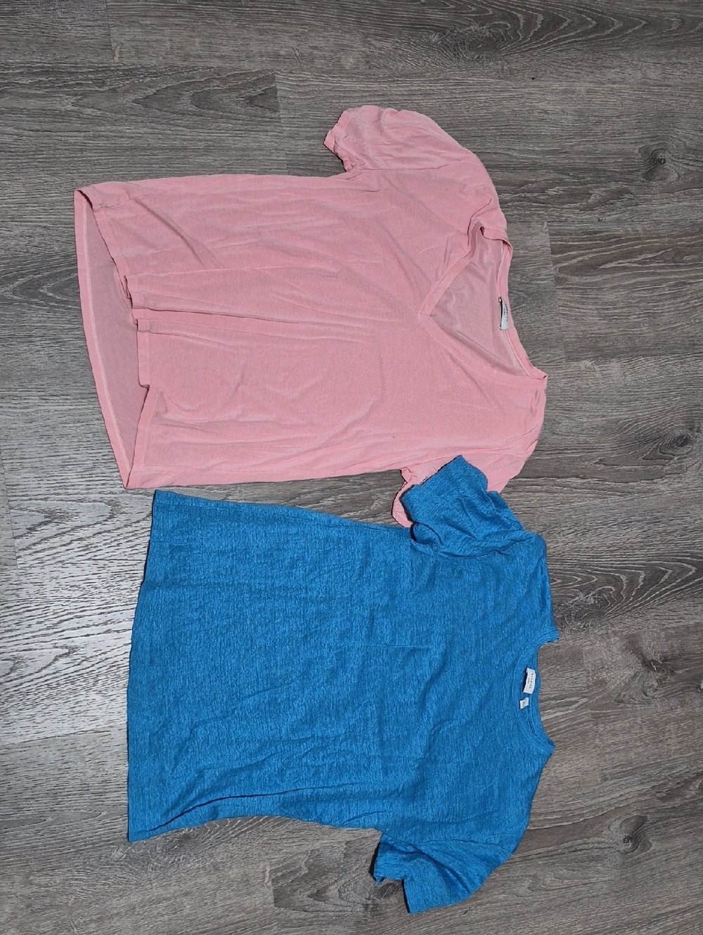 Babaton Women's Short Sleeve Tees in Pink and Blue